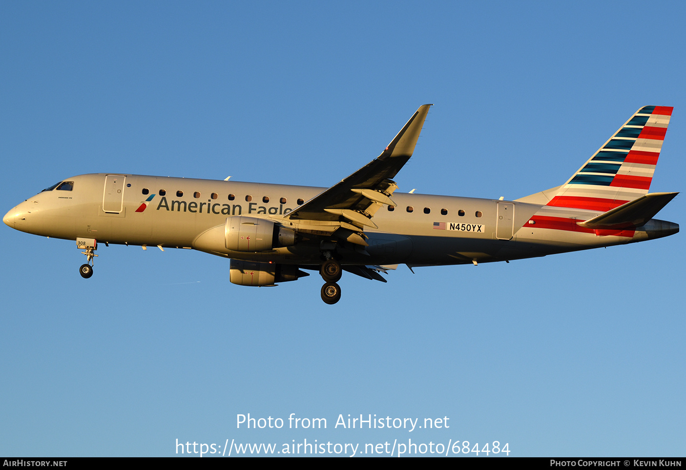 Aircraft Photo of N450YX | Embraer 175LR (ERJ-170-200LR) | American Eagle | AirHistory.net #684484