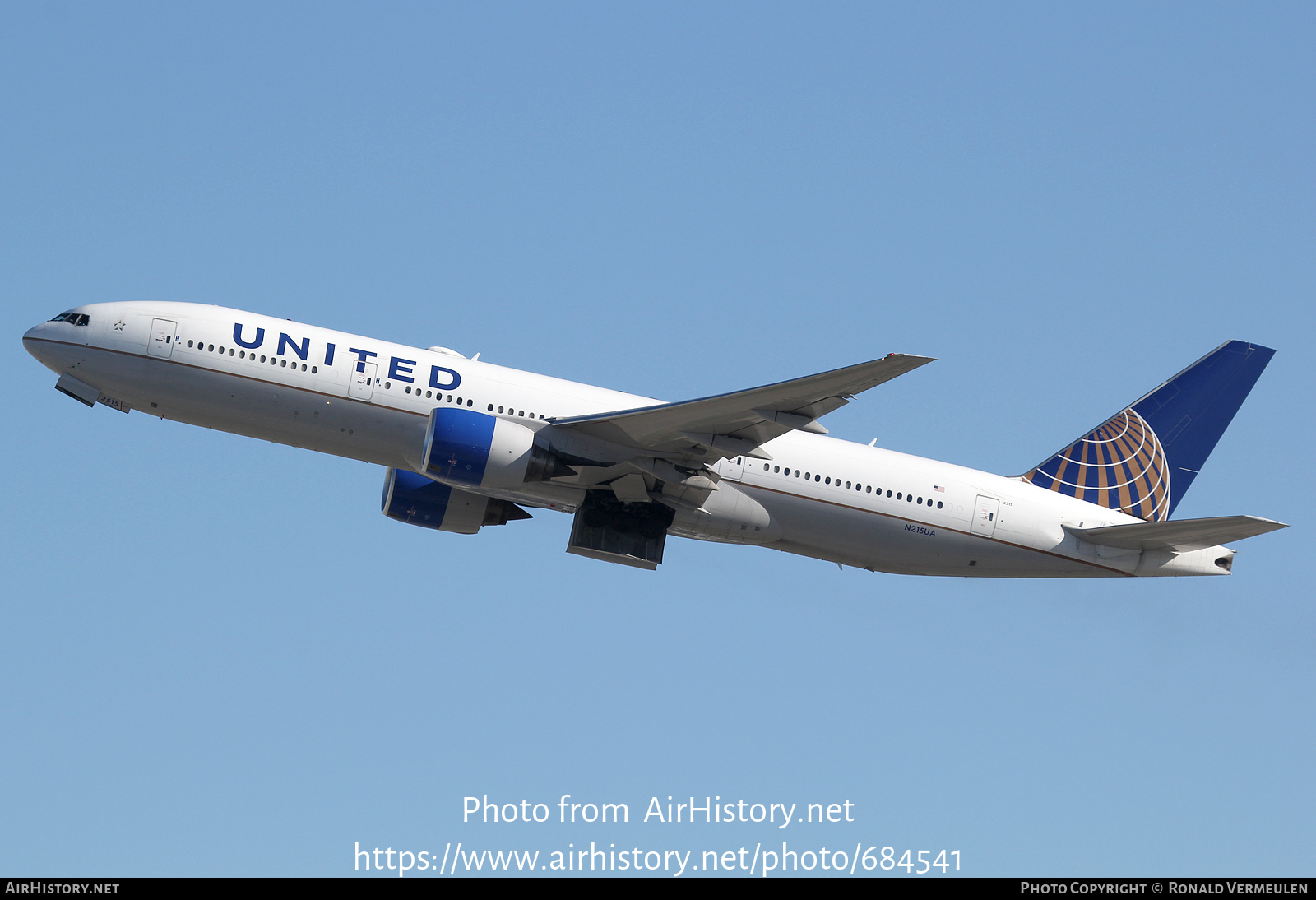 Aircraft Photo of N215UA | Boeing 777-222/ER | United Airlines | AirHistory.net #684541