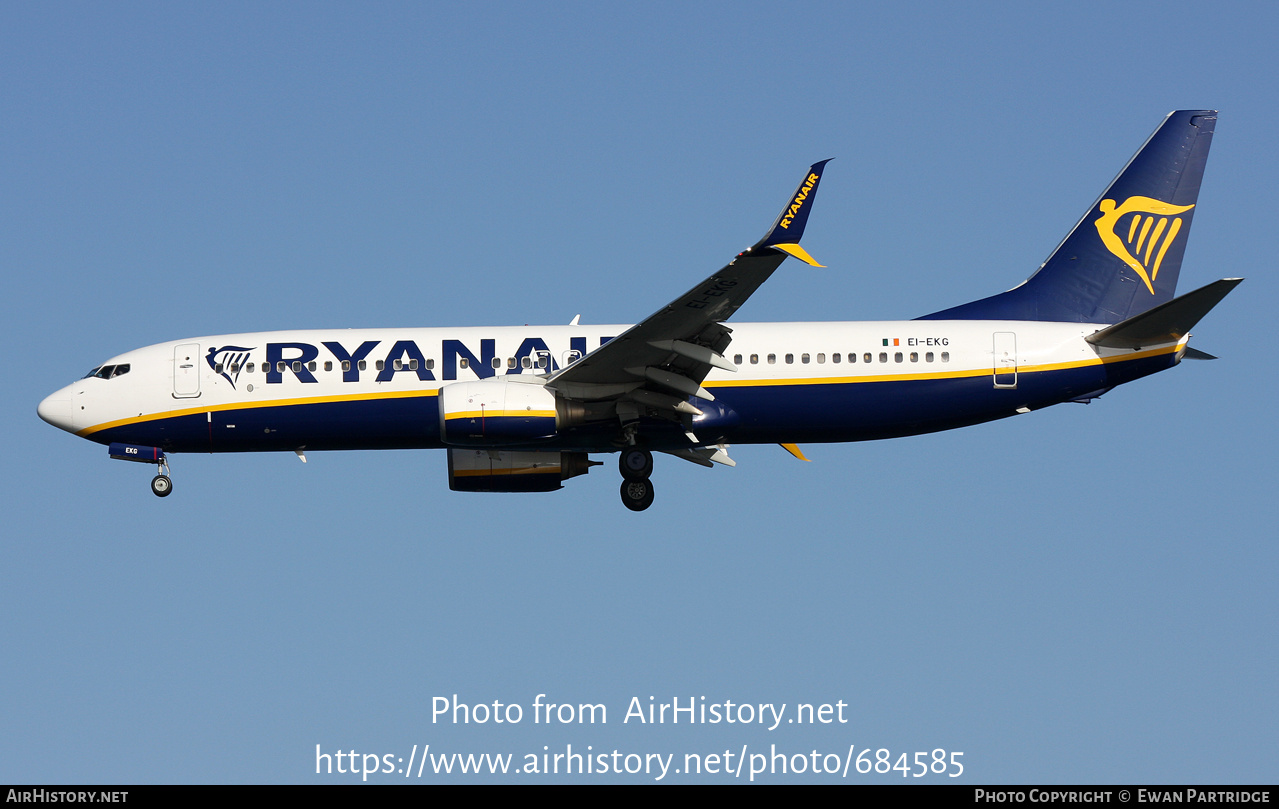 Aircraft Photo of EI-EKG | Boeing 737-8AS | Ryanair | AirHistory.net #684585