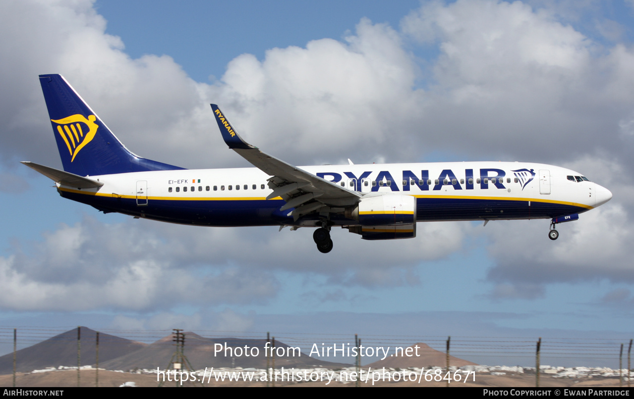 Aircraft Photo of EI-EFK | Boeing 737-8AS | Ryanair | AirHistory.net #684671