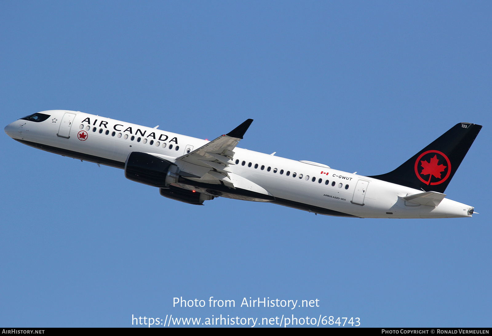 Aircraft Photo of C-GWUT | Airbus A220-371 (BD-500-1A11) | Air Canada | AirHistory.net #684743