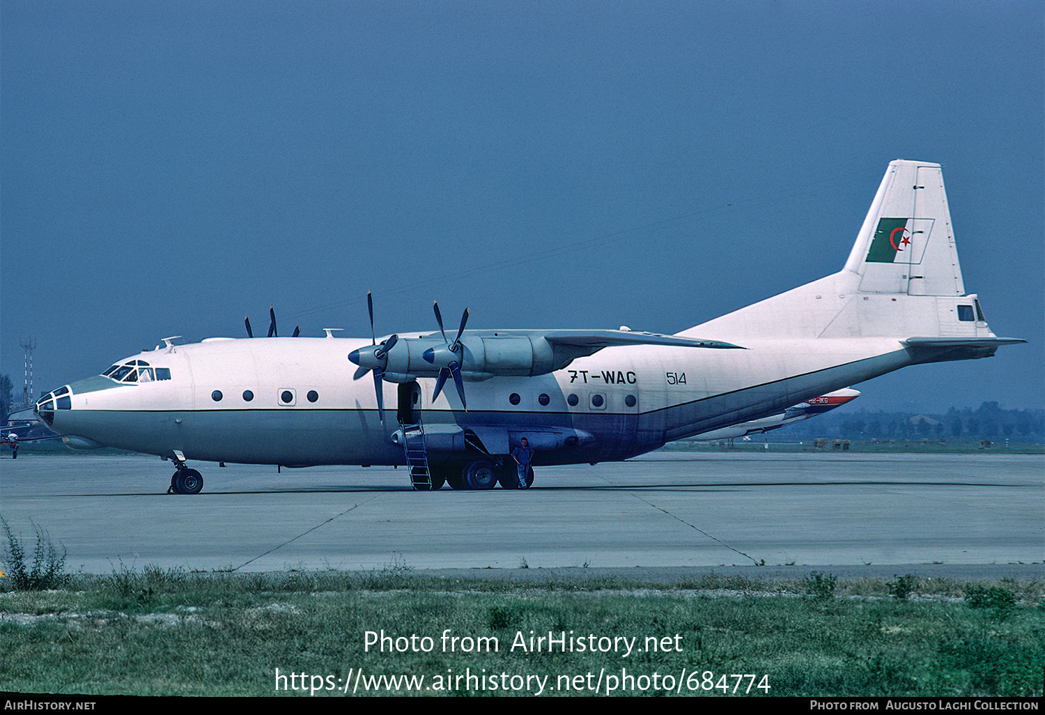 Aircraft Photo of 7T-WAC / 514 | Antonov An-12B | Algeria - Air Force | AirHistory.net #684774