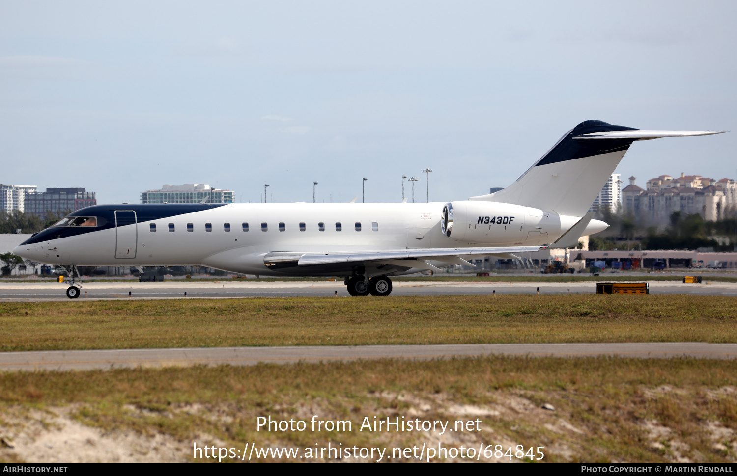 Aircraft Photo of N343DF | Bombardier Global 6000 (BD-700-1A10) | AirHistory.net #684845