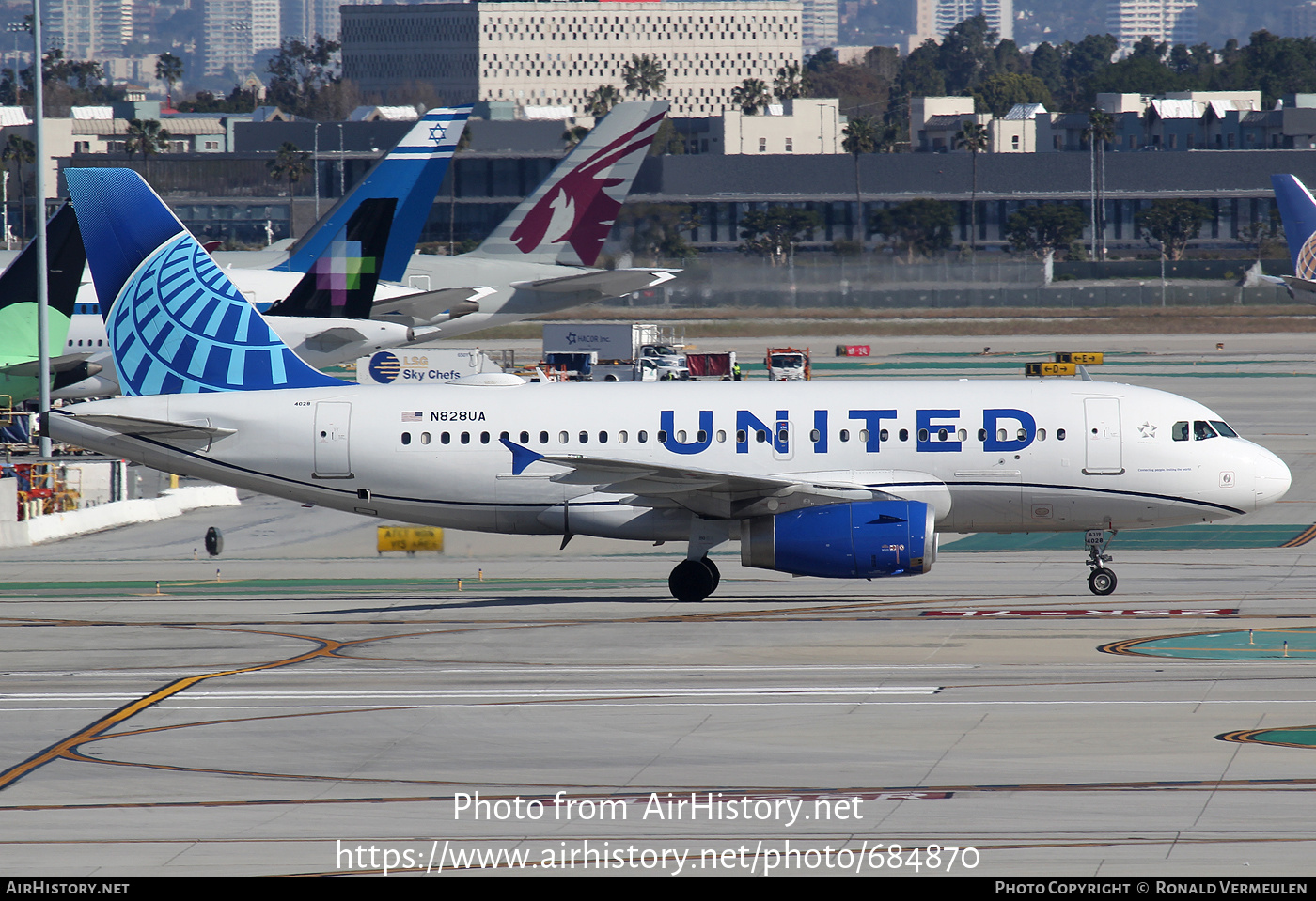 Aircraft Photo of N828UA | Airbus A319-131 | United Airlines | AirHistory.net #684870