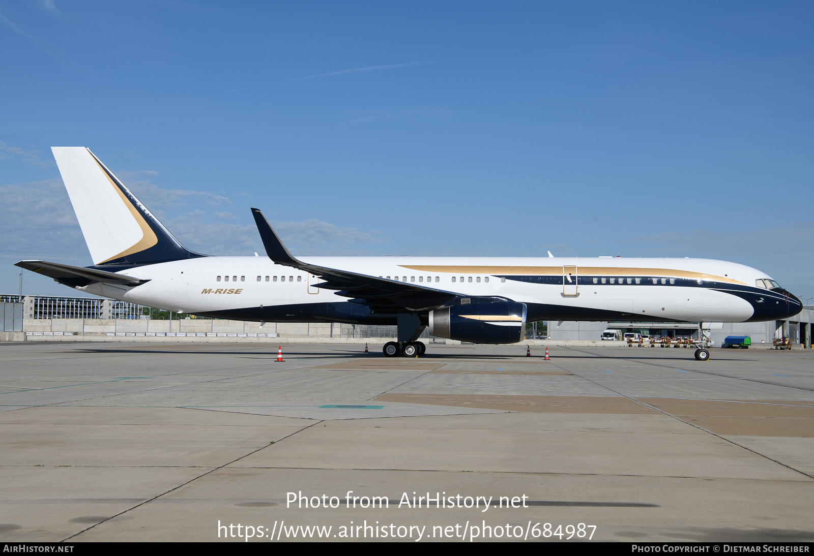 Aircraft Photo of M-RISE | Boeing 757-23N | AirHistory.net #684987