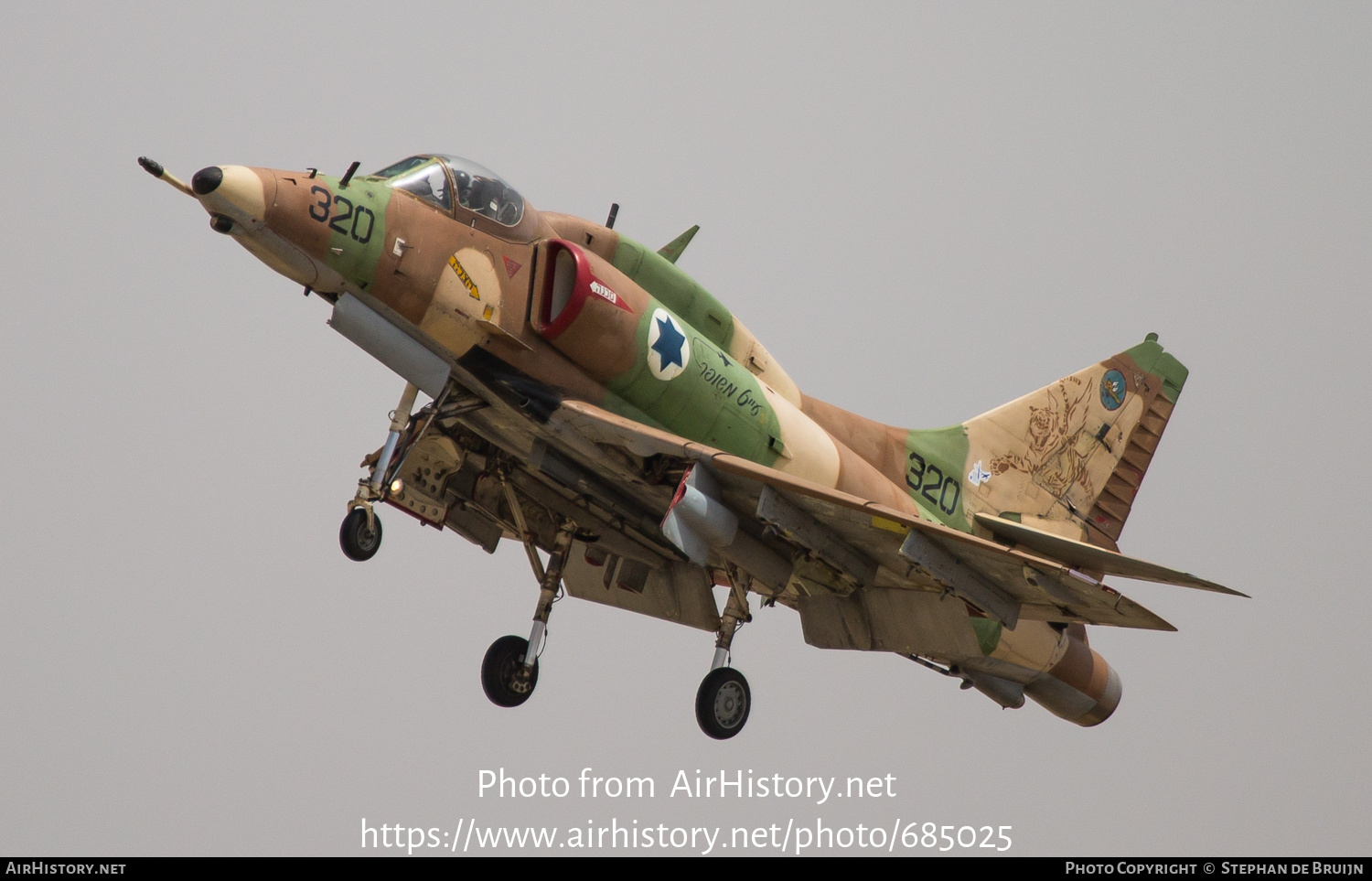 Aircraft Photo of 320 | McDonnell Douglas A-4N Skyhawk II (Aa-itM) | Israel - Air Force | AirHistory.net #685025