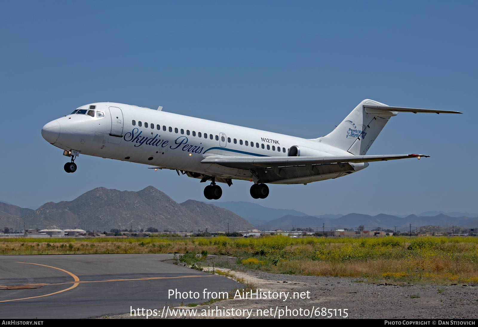 Aircraft Photo of N127NK | McDonnell Douglas DC-9-21 | Skydive Perris | AirHistory.net #685115