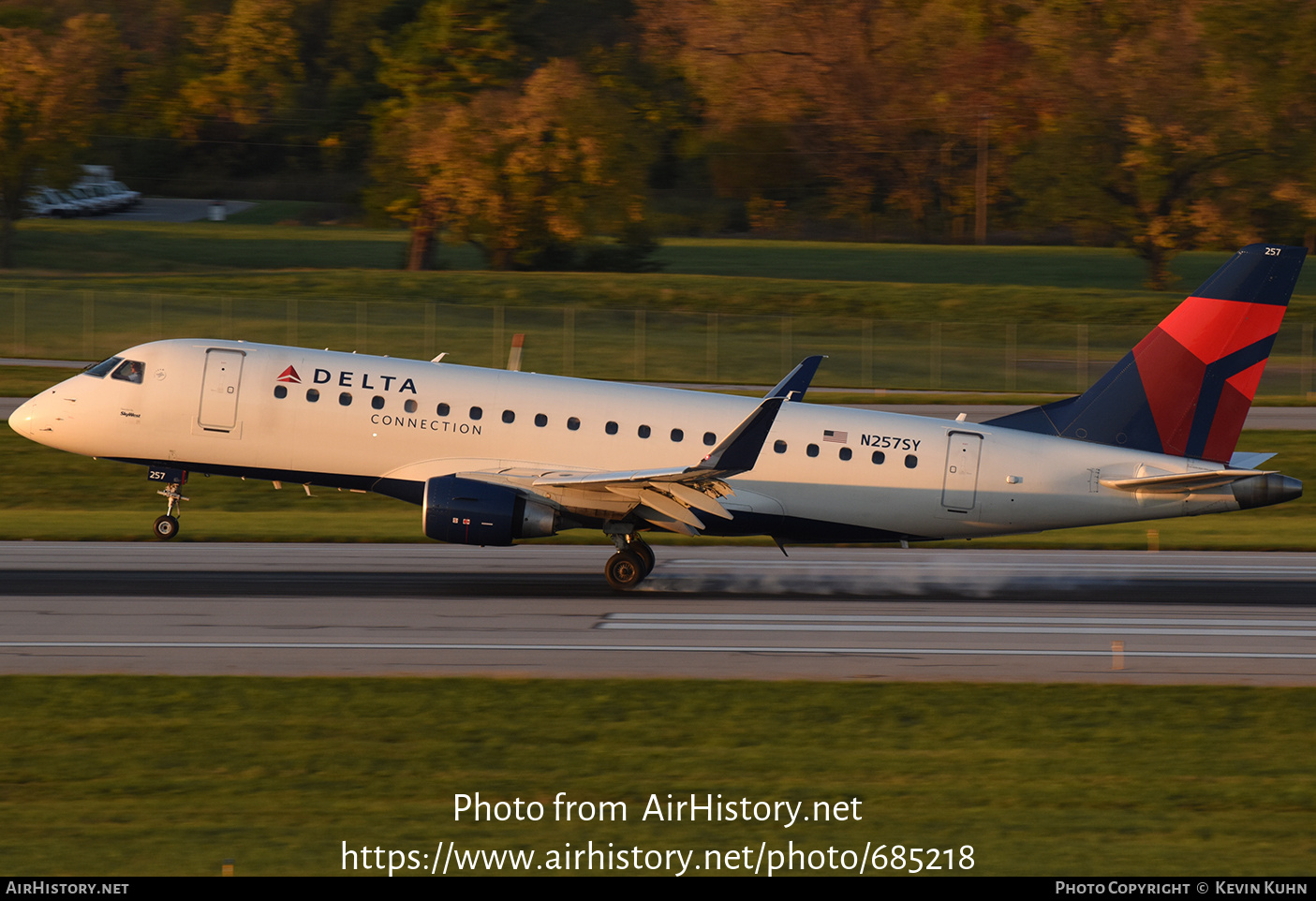 Aircraft Photo of N257SY | Embraer 175LR (ERJ-170-200LR) | Delta Connection | AirHistory.net #685218