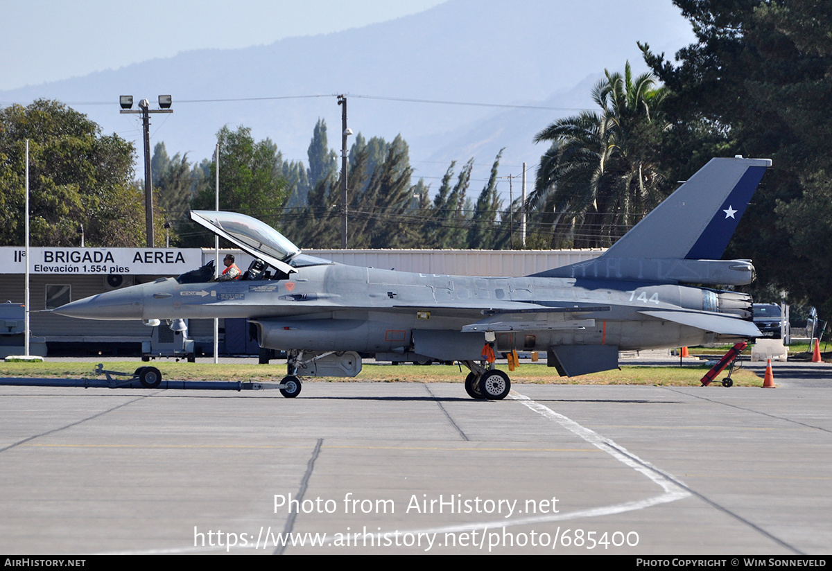 Aircraft Photo of 744 | General Dynamics F-16AM Fighting Falcon | Chile - Air Force | AirHistory.net #685400