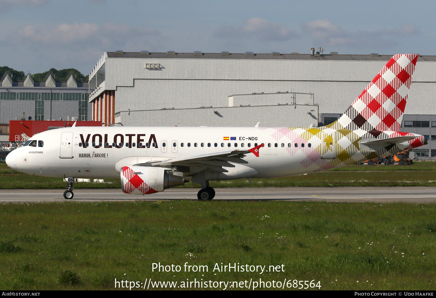 Aircraft Photo of EC-NDG | Airbus A319-111 | Volotea | AirHistory.net #685564