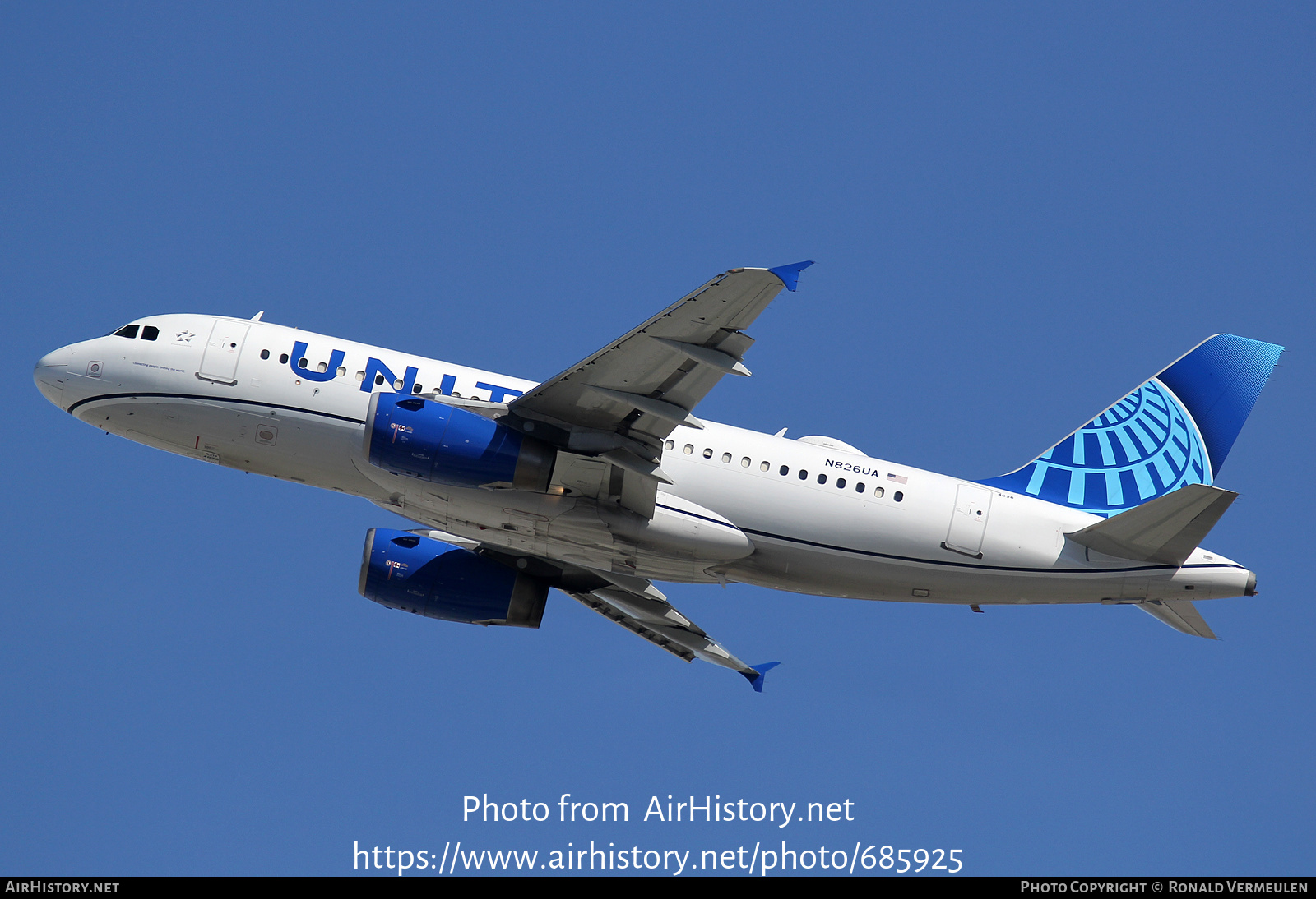 Aircraft Photo of N826UA | Airbus A319-131 | United Airlines | AirHistory.net #685925