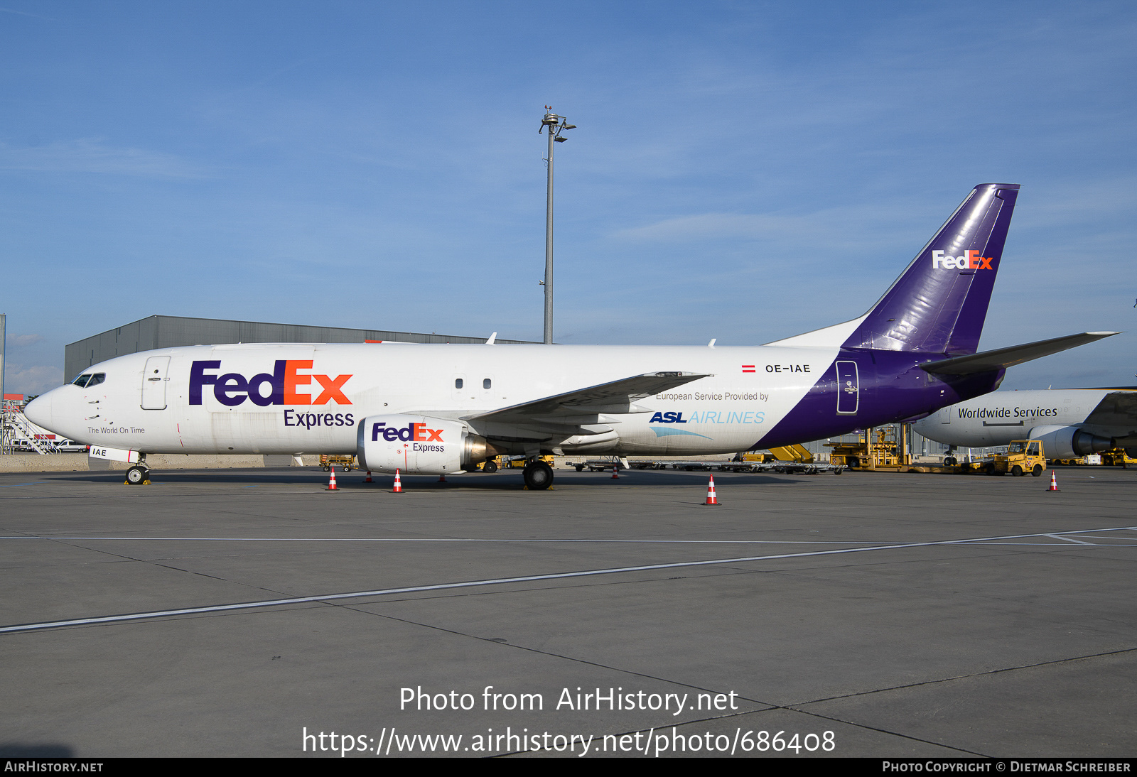 Aircraft Photo of OE-IAE | Boeing 737-4Q8(SF) | FedEx Express - Federal Express | AirHistory.net #686408