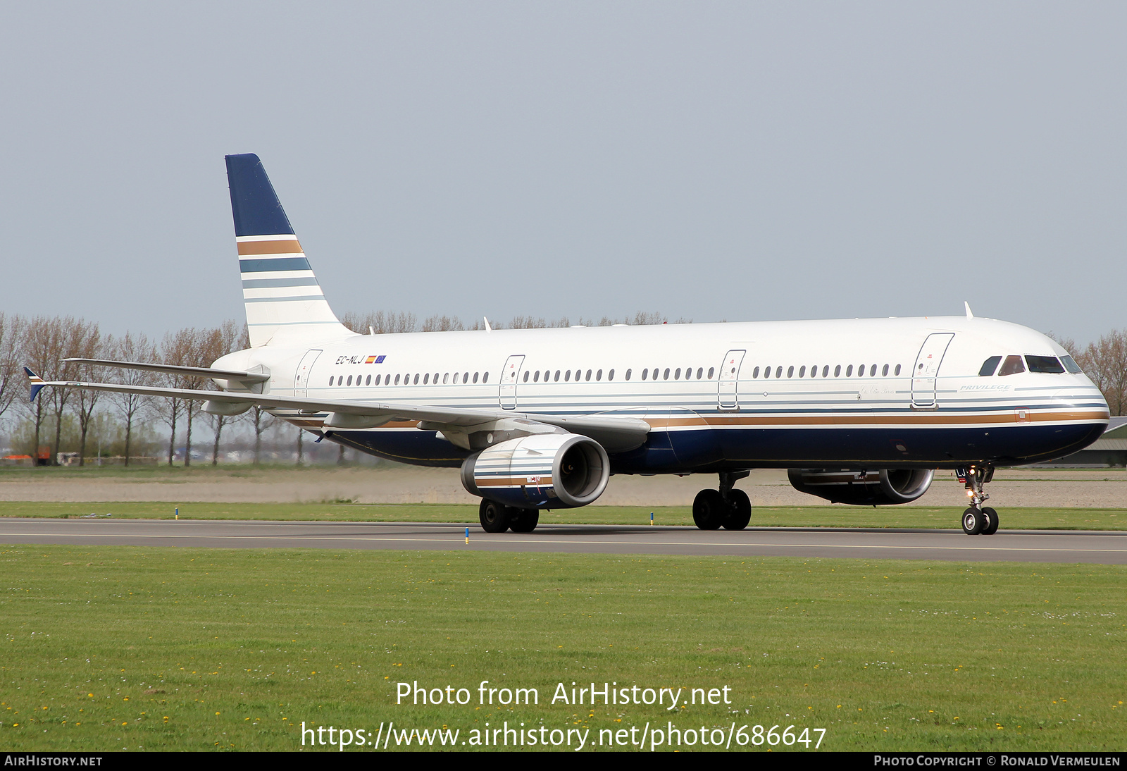 Aircraft Photo of EC-NLJ | Airbus A321-231 | Privilege Style | AirHistory.net #686647