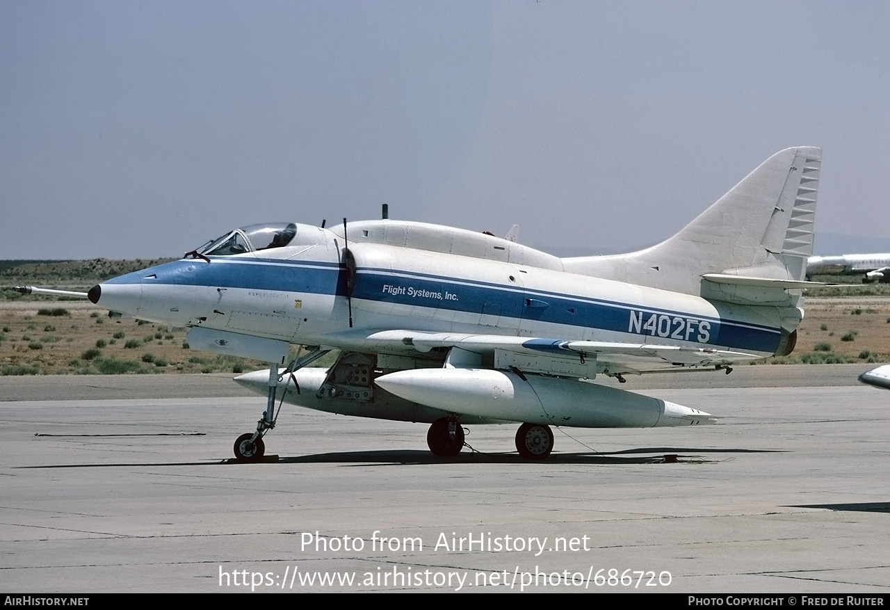 Aircraft Photo of N402FS | Douglas A-4L Skyhawk | Flight Systems Inc. | AirHistory.net #686720