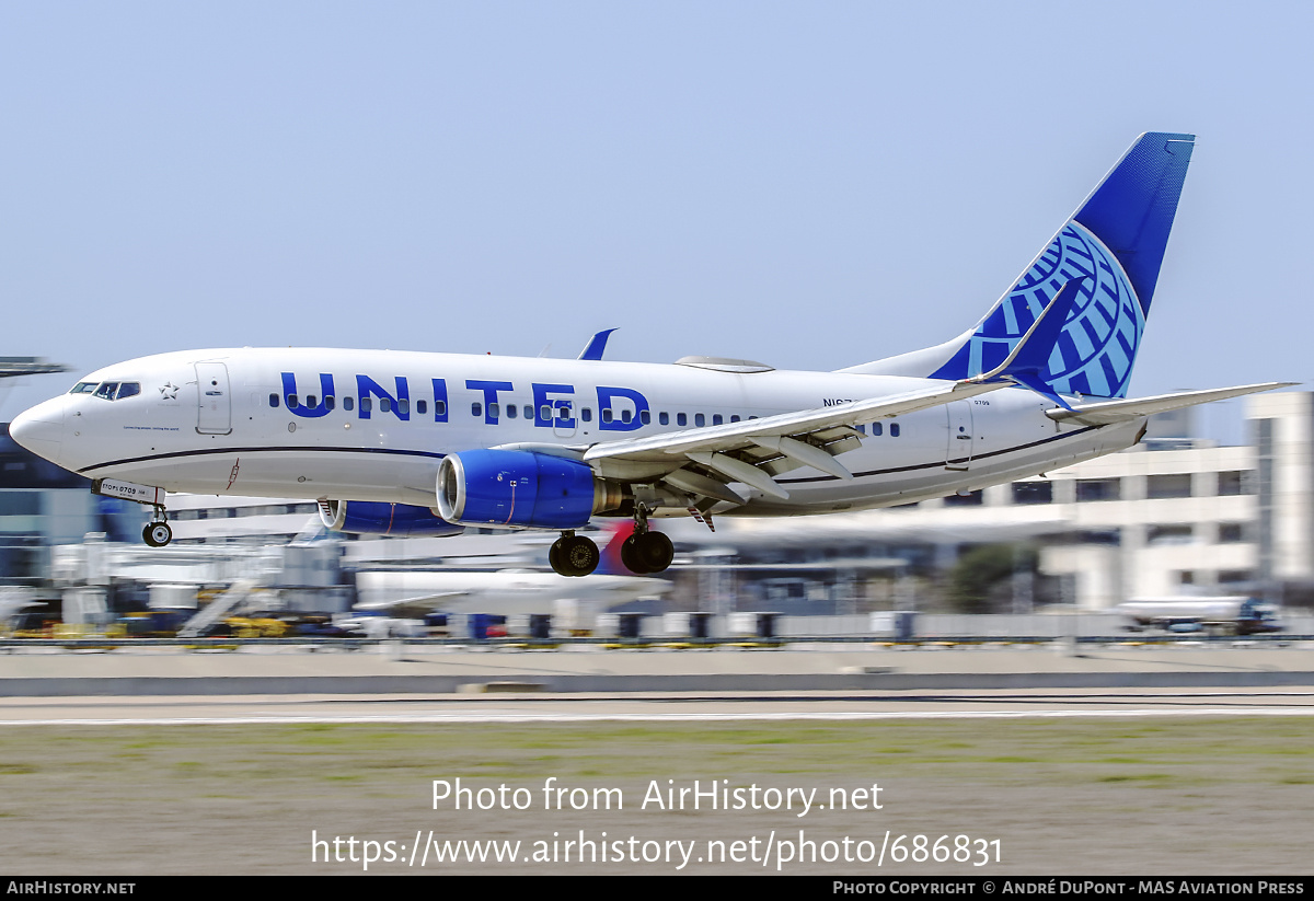 Aircraft Photo of N16709 | Boeing 737-724 | United Airlines | AirHistory.net #686831