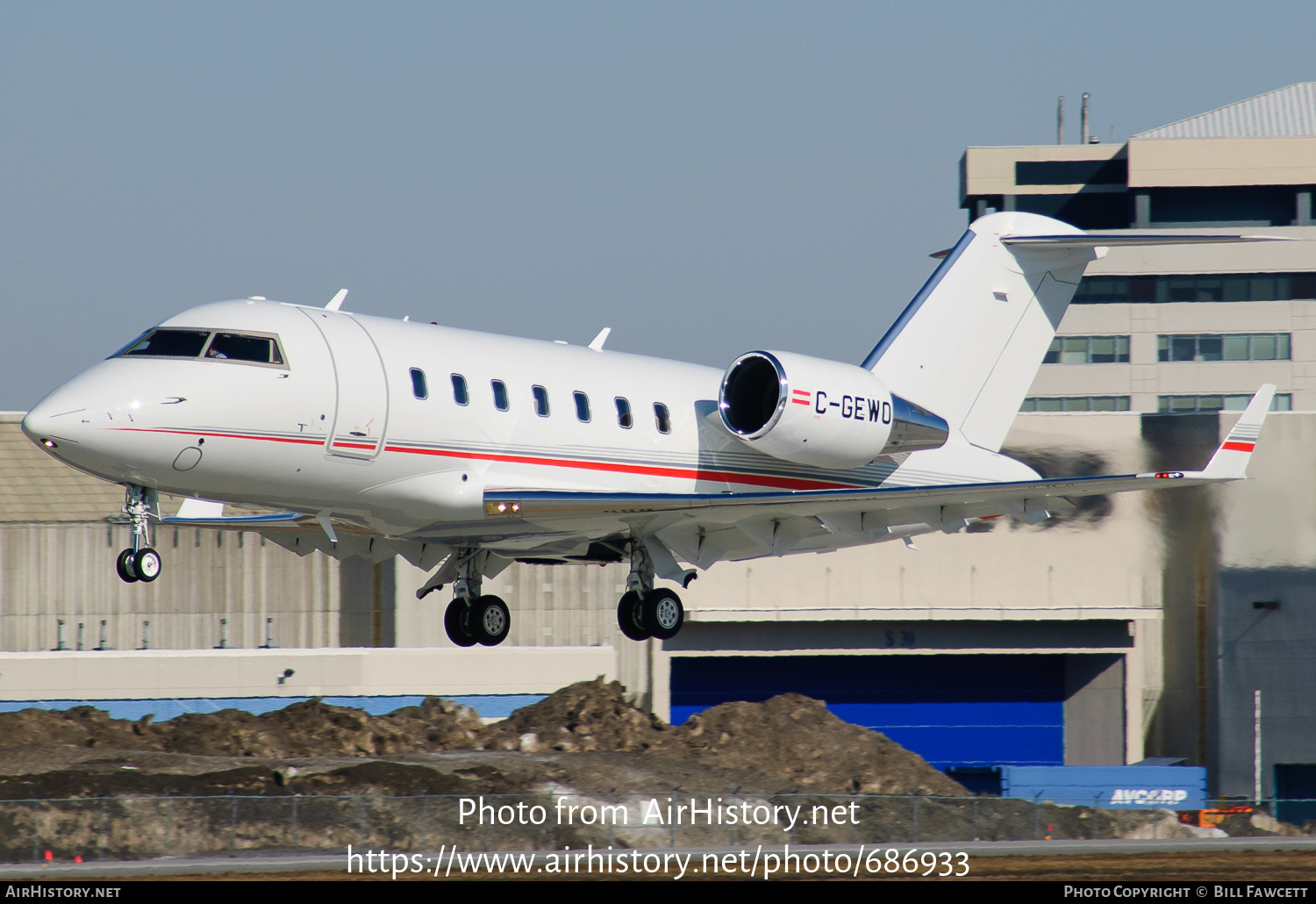 Aircraft Photo of C-GEWO | Bombardier Challenger 605 (CL-600-2B16) | AirHistory.net #686933