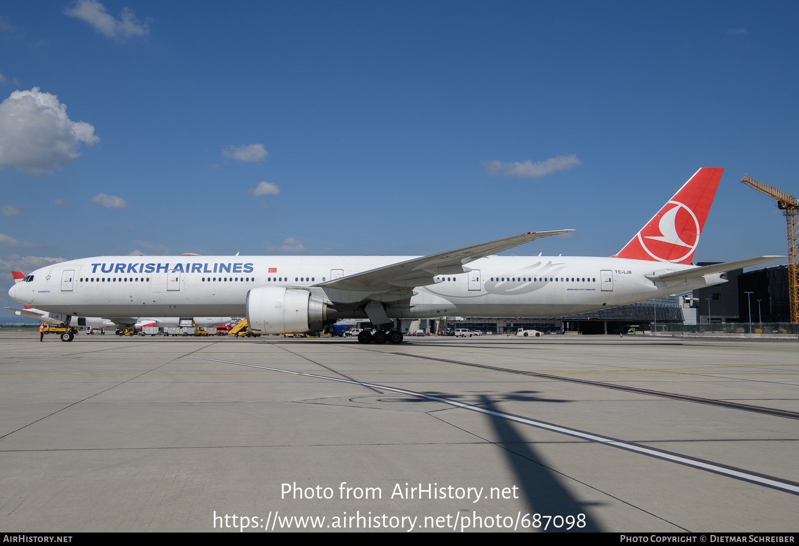 Aircraft Photo of TC-LJB | Boeing 777-3F2/ER | Turkish Airlines | AirHistory.net #687098