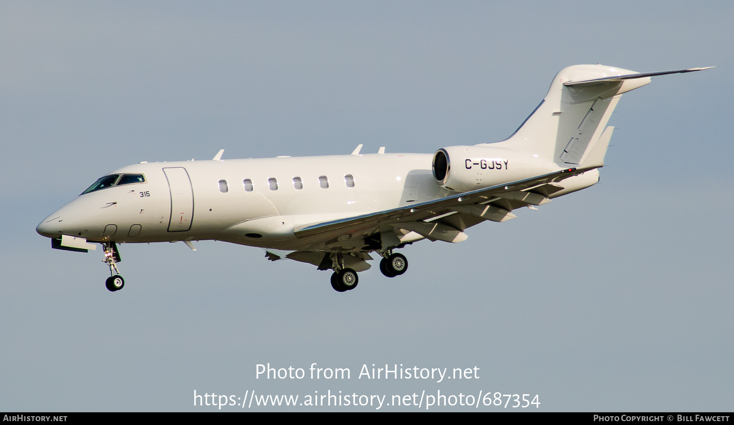 Aircraft Photo of C-GJSY | Bombardier Challenger 300 (BD-100-1A10) | AirHistory.net #687354