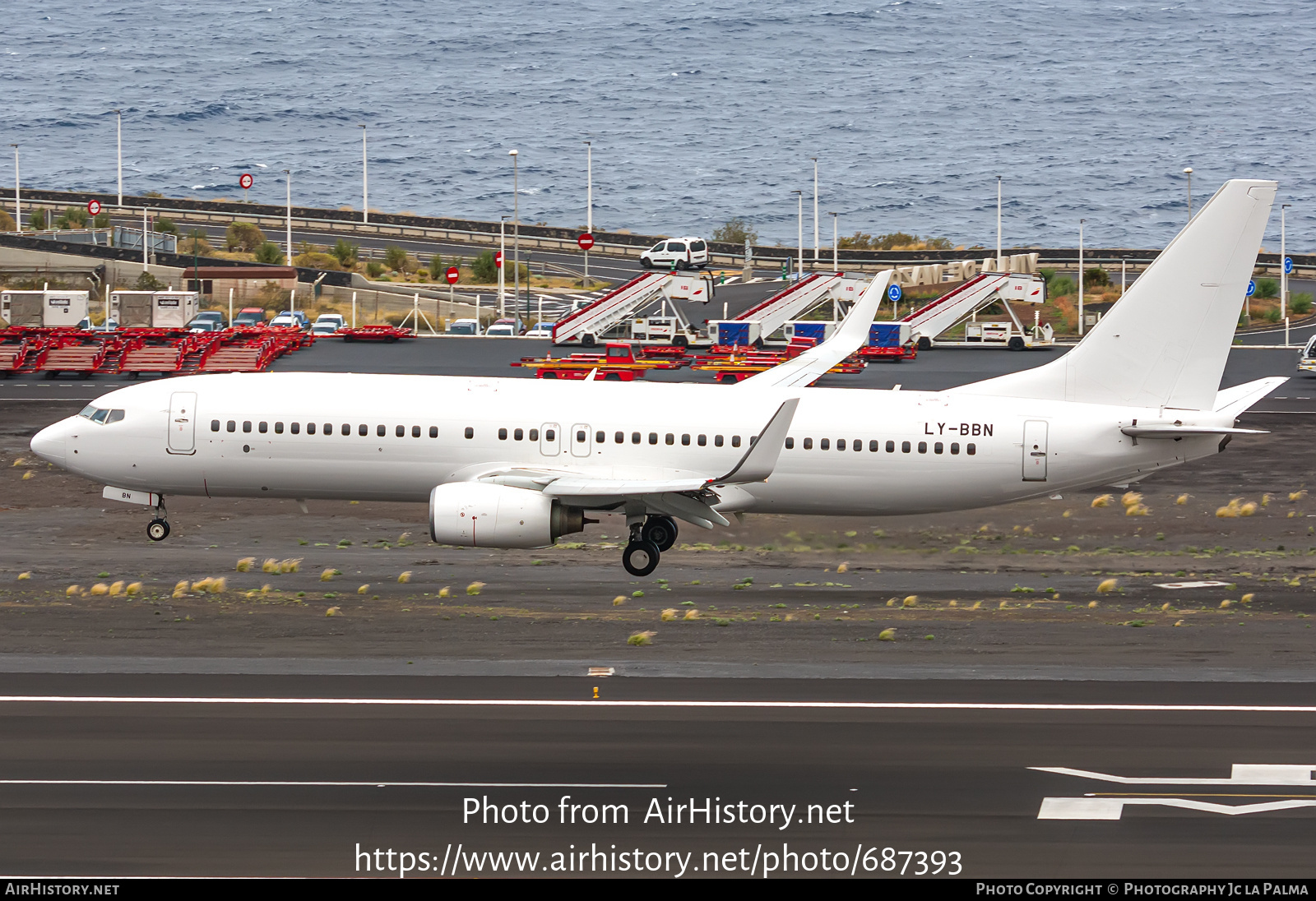 Aircraft Photo of LY-BBN | Boeing 737-8GJ | AirHistory.net #687393