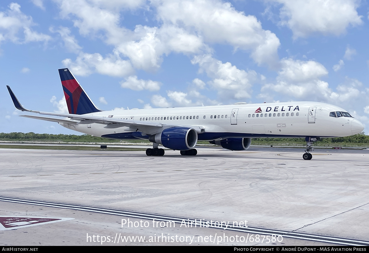 Aircraft Photo of N823DX | Boeing 757-26D | Delta Air Lines | AirHistory.net #687580