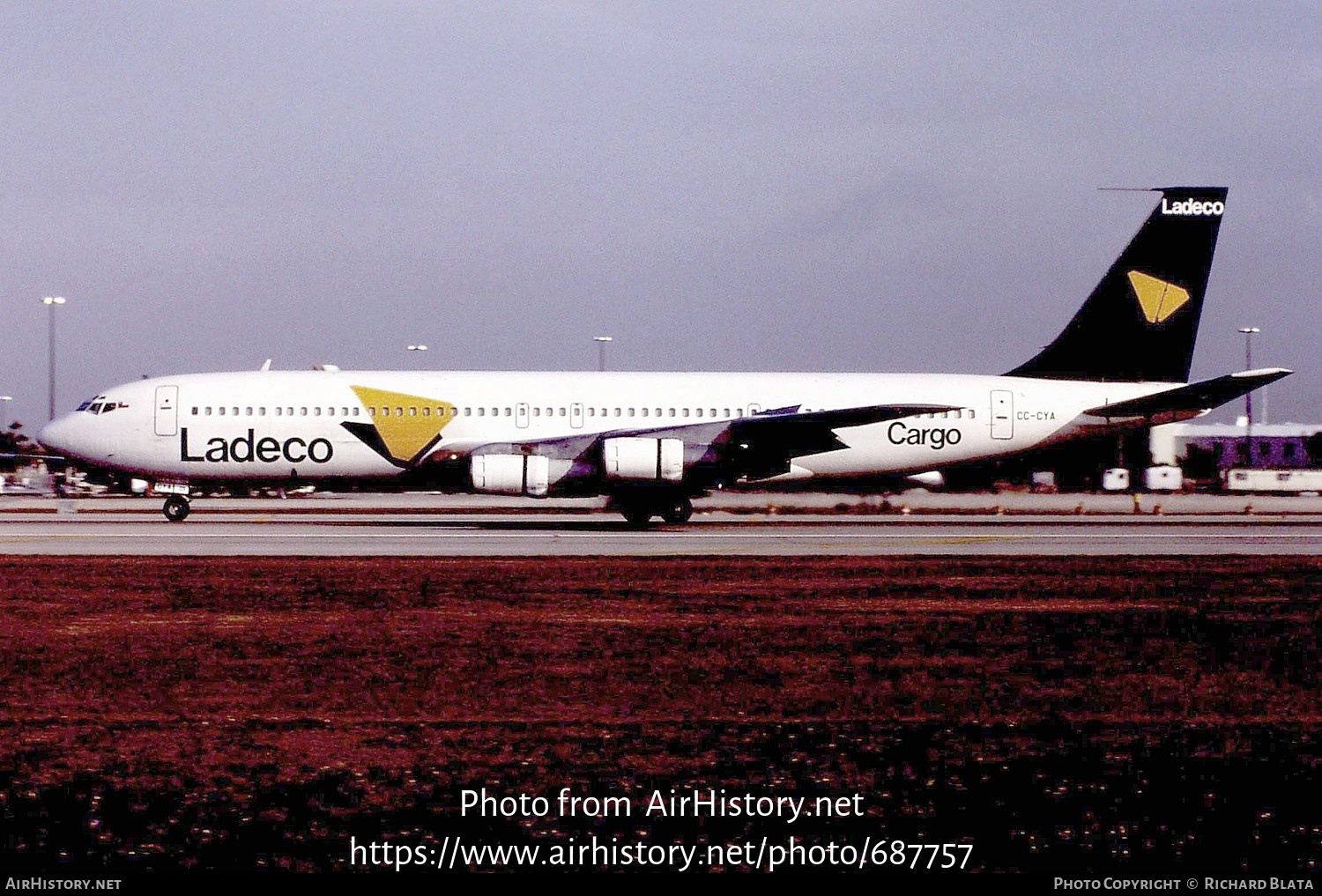 Aircraft Photo of CC-CYA | Boeing 707-327C | Ladeco Cargo | AirHistory.net #687757