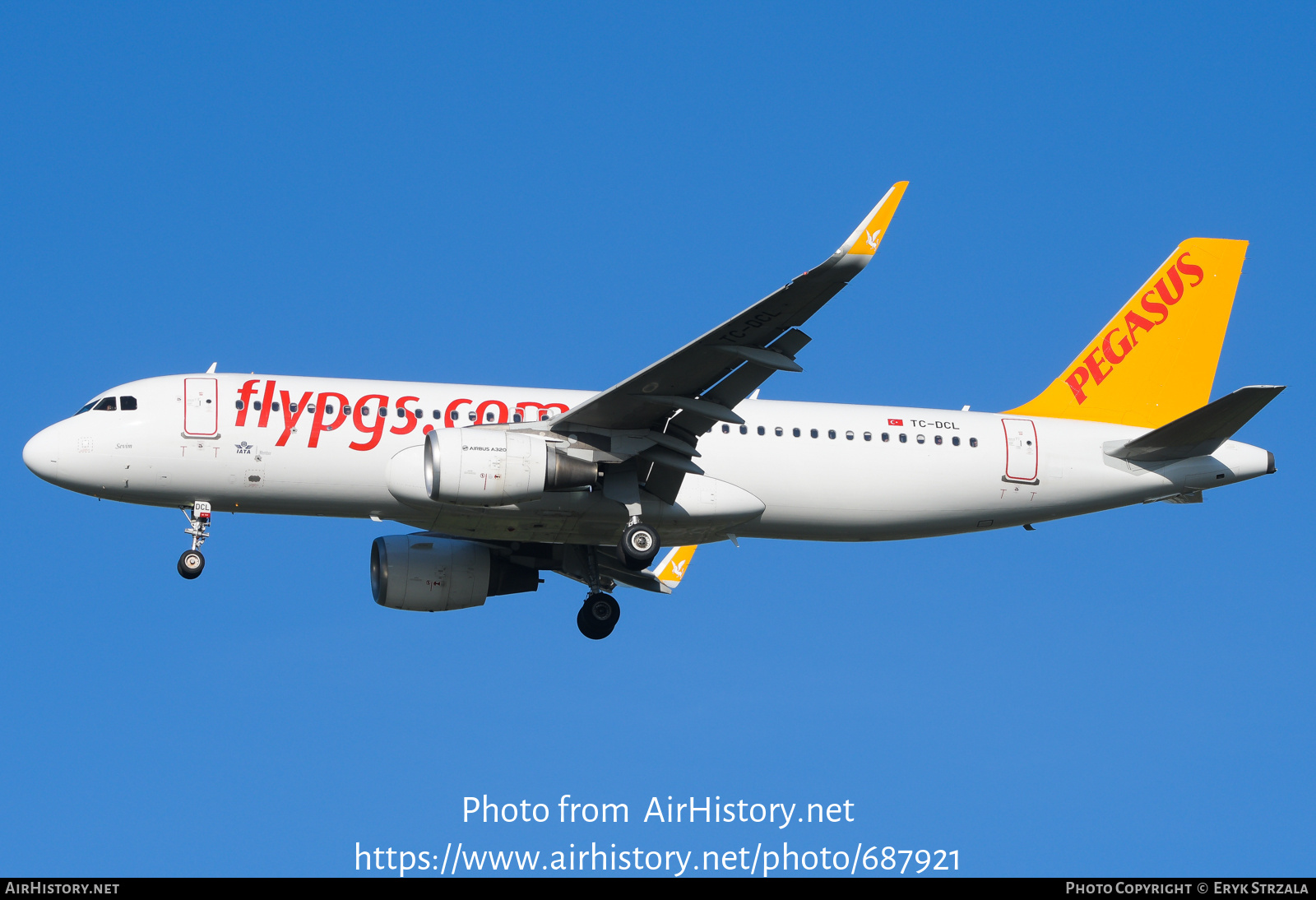 Aircraft Photo of TC-DCL | Airbus A320-214 | Pegasus Airlines | AirHistory.net #687921