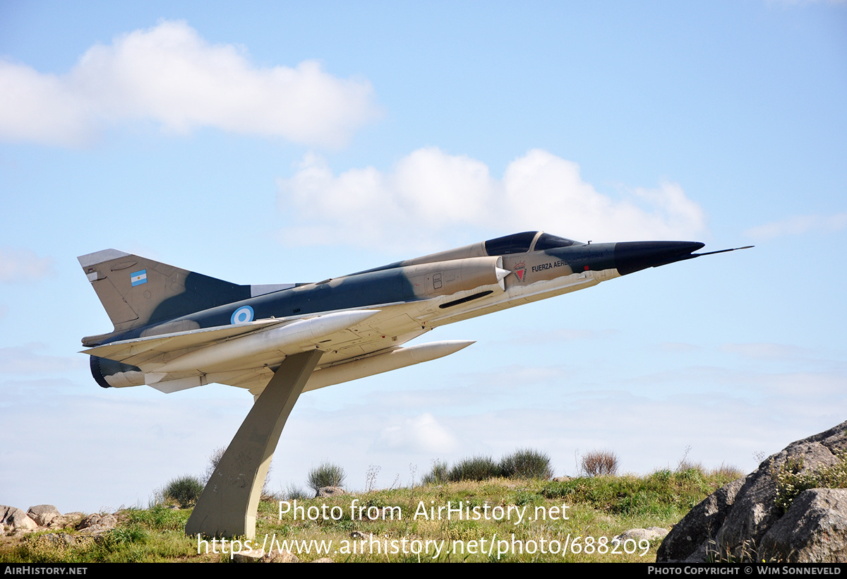 Aircraft Photo of C-711 | Dassault Mirage IIICJ | Argentina - Air Force | AirHistory.net #688209