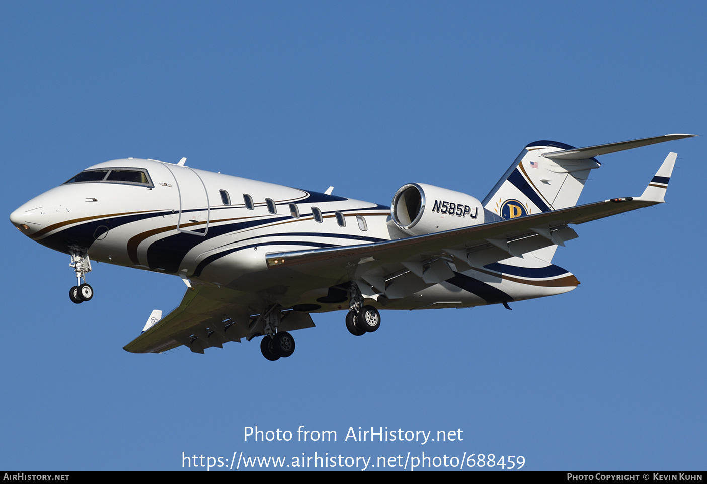 Aircraft Photo of N585PJ | Bombardier Challenger 604 (CL-600-2B16) | AirHistory.net #688459