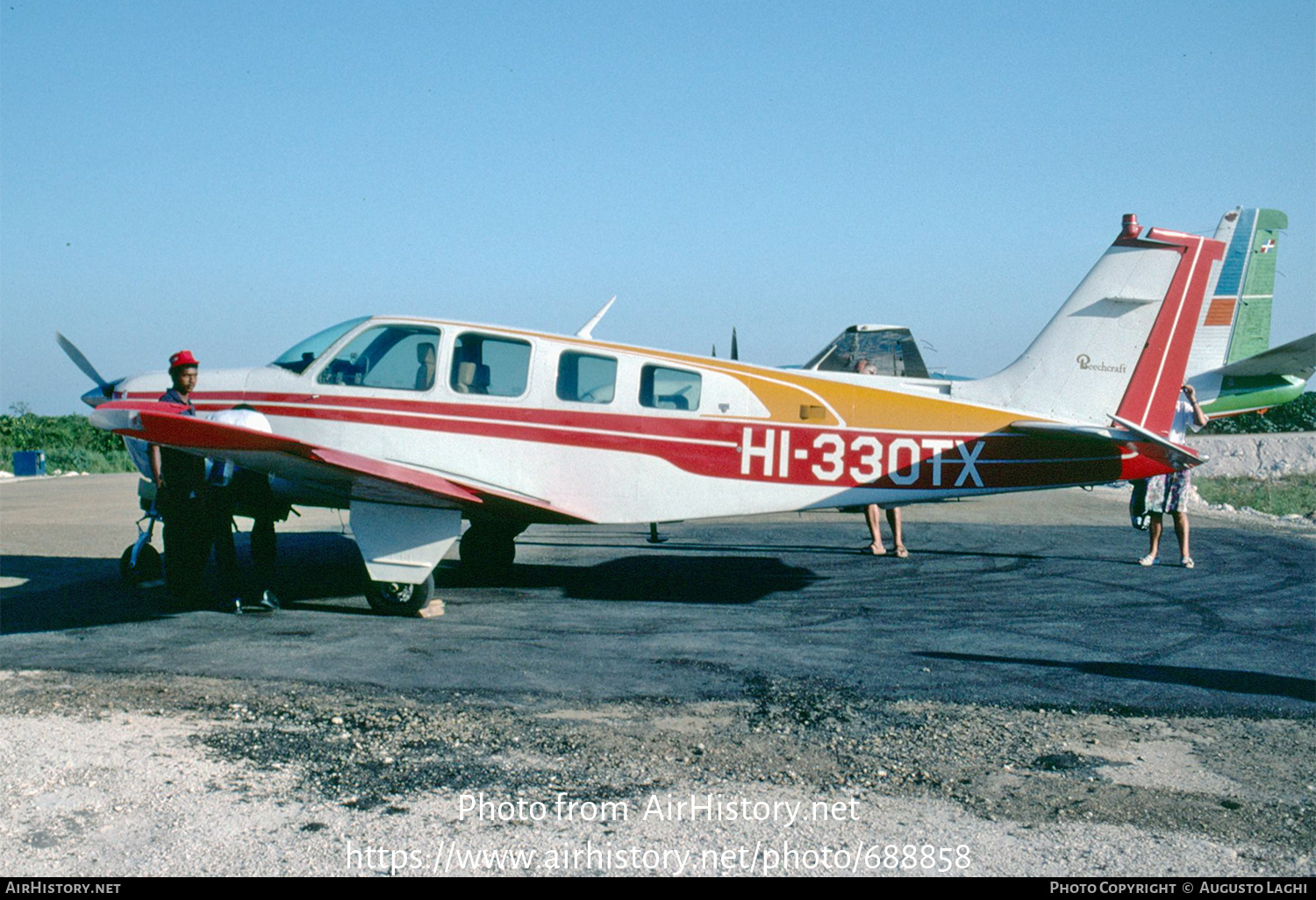 Aircraft Photo of HI-330TX | Beech A36 Bonanza 36 | AirHistory.net #688858