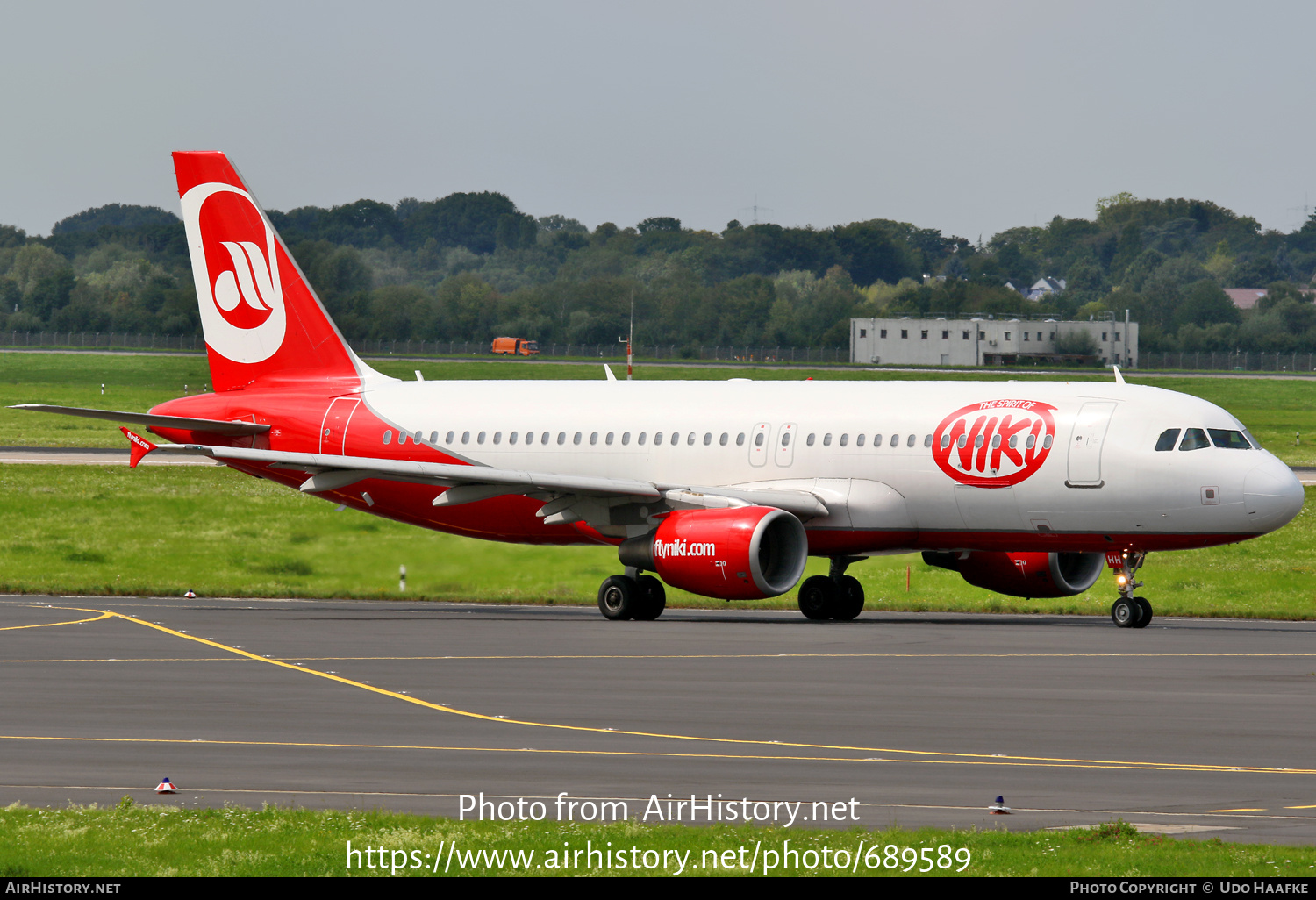 Aircraft Photo of D-ABHH | Airbus A320-214 | Niki | AirHistory.net #689589