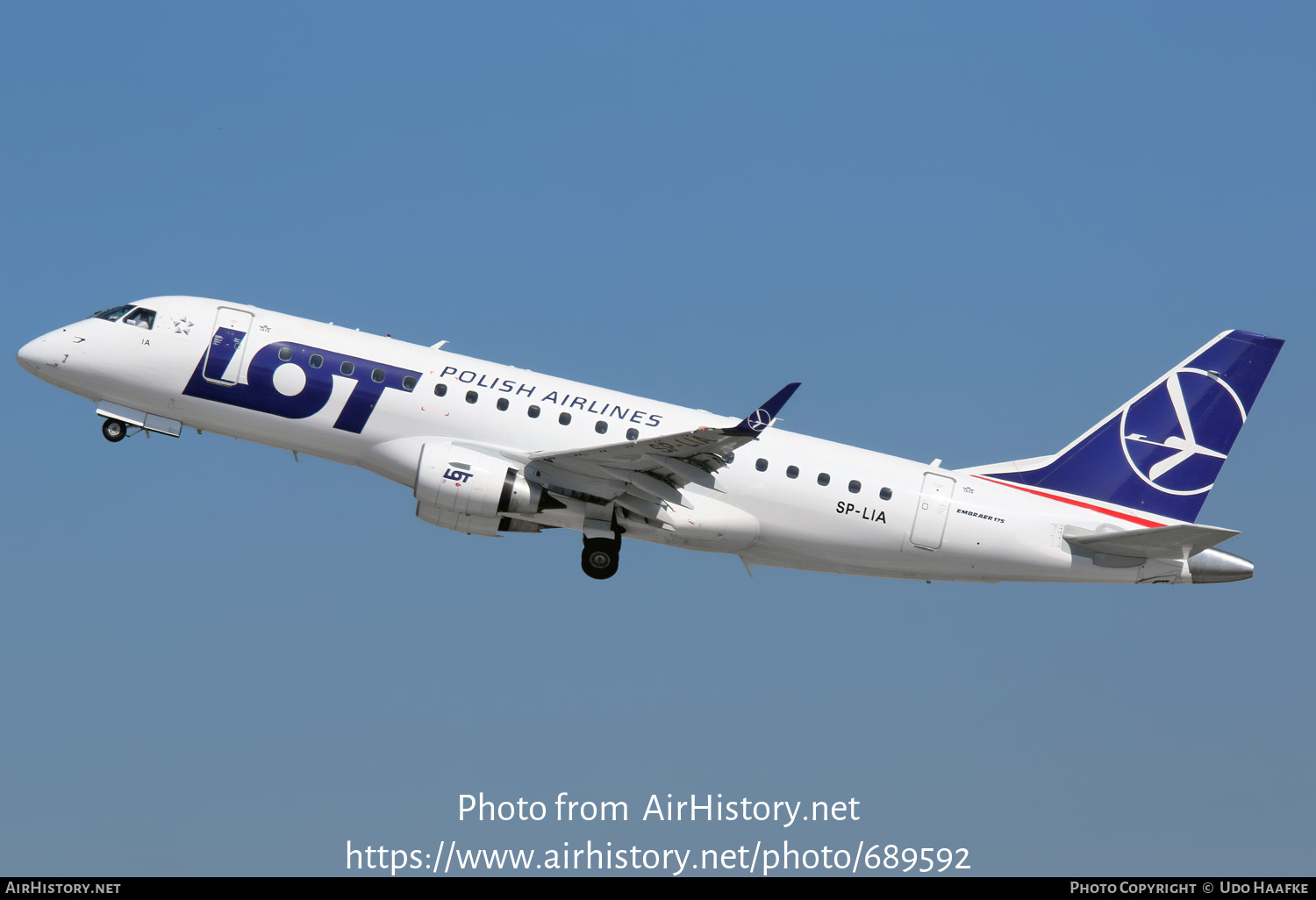 Aircraft Photo of SP-LIA | Embraer 175STD (ERJ-170-200STD) | LOT Polish Airlines - Polskie Linie Lotnicze | AirHistory.net #689592