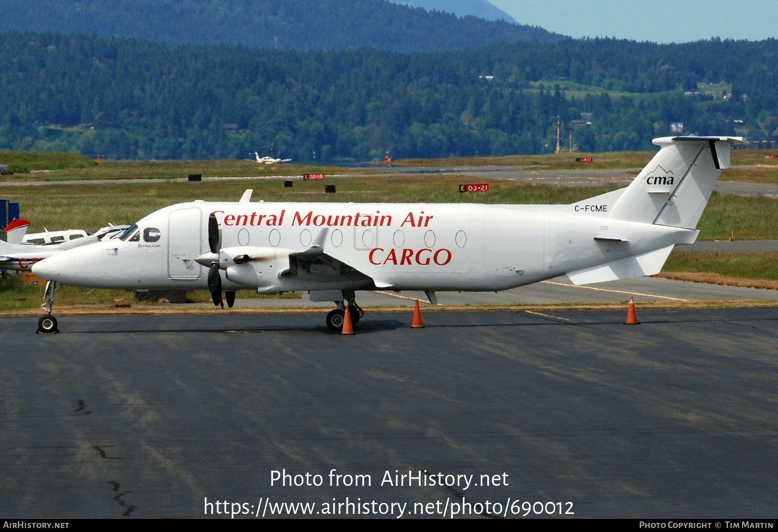 Aircraft Photo of C-FCME | Raytheon 1900D | Central Mountain Air - CMA | AirHistory.net #690012
