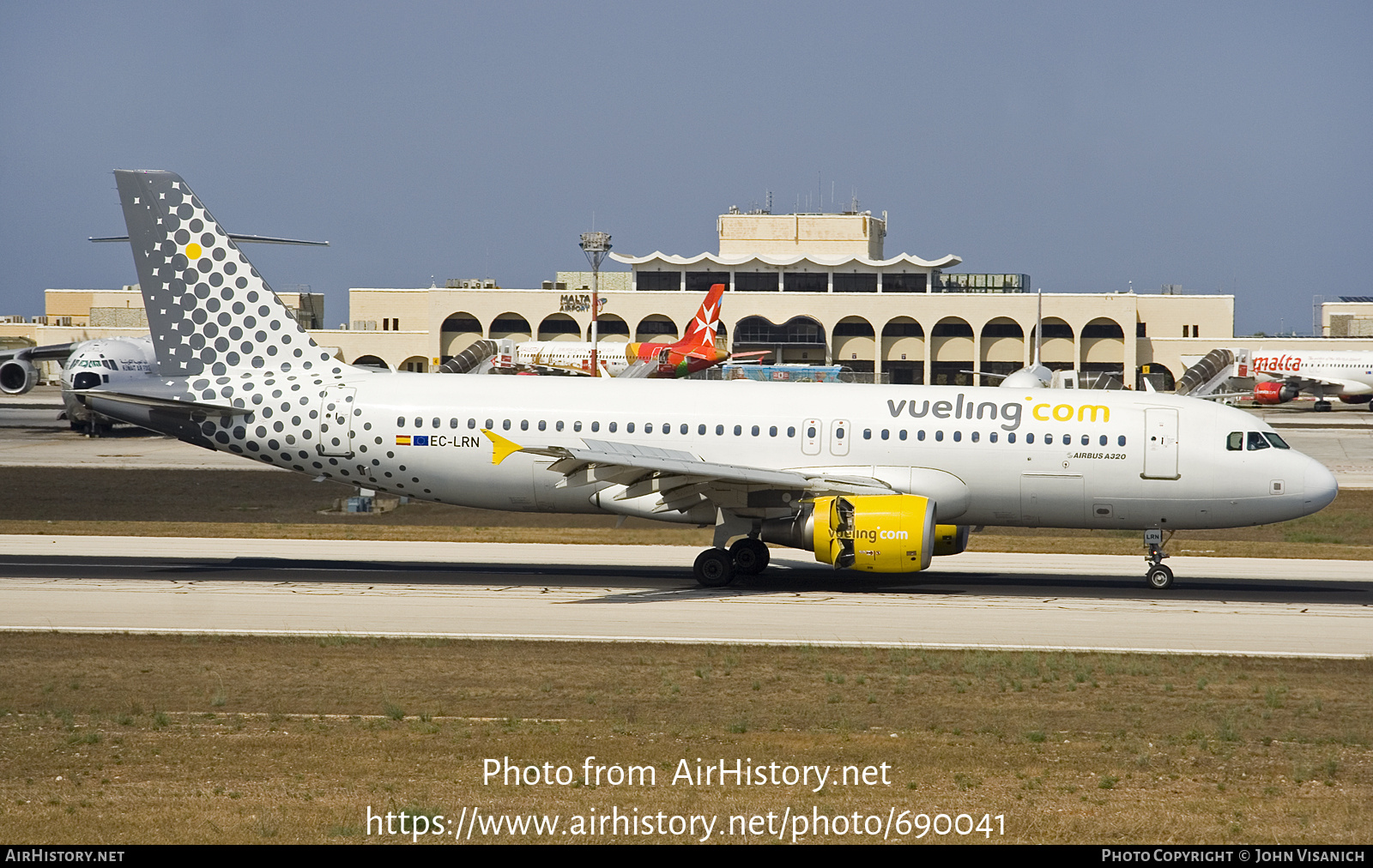 Aircraft Photo of EC-LRN | Airbus A320-214 | Vueling Airlines | AirHistory.net #690041