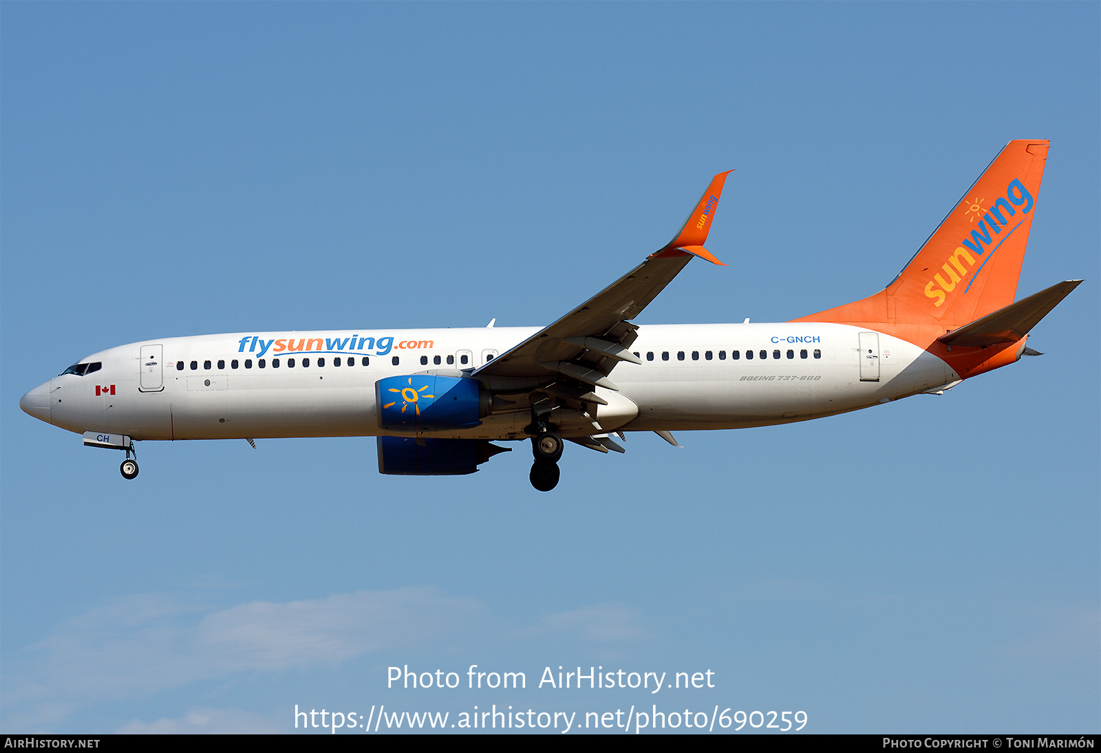 Aircraft Photo of C-GNCH | Boeing 737-81D | Sunwing Airlines | AirHistory.net #690259