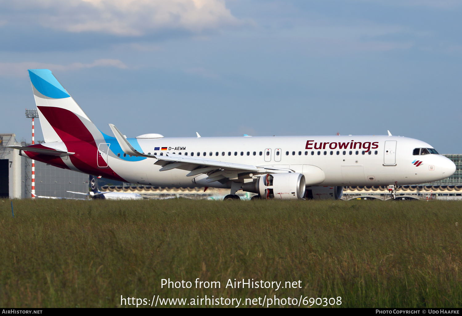 Aircraft Photo of D-AEWW | Airbus A320-214 | Eurowings | AirHistory.net #690308