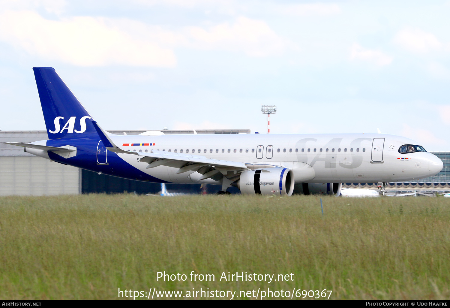 Aircraft Photo of SE-RUF | Airbus A320-251N | Scandinavian Airlines - SAS | AirHistory.net #690367