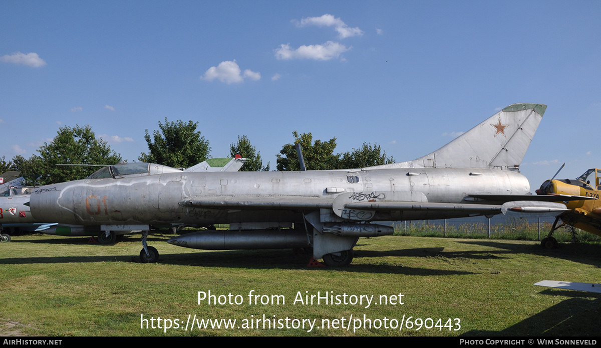 Aircraft Photo of 01 red | Sukhoi Su-7BM | Soviet Union - Air Force | AirHistory.net #690443