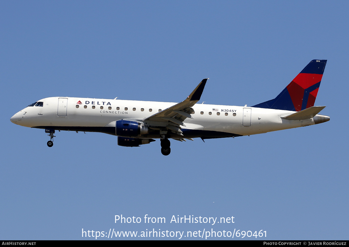 Aircraft Photo of N304SY | Embraer 175LL (ERJ-170-200LL) | Delta Connection | AirHistory.net #690461