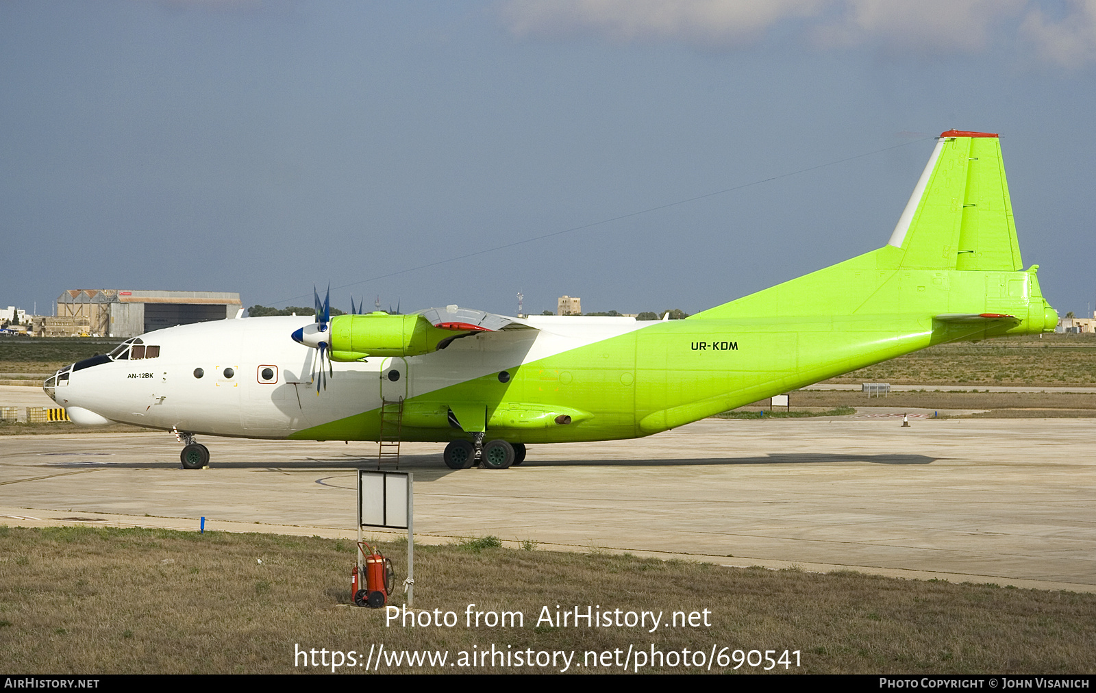 Aircraft Photo of UR-KDM | Antonov An-12BK | AirHistory.net #690541