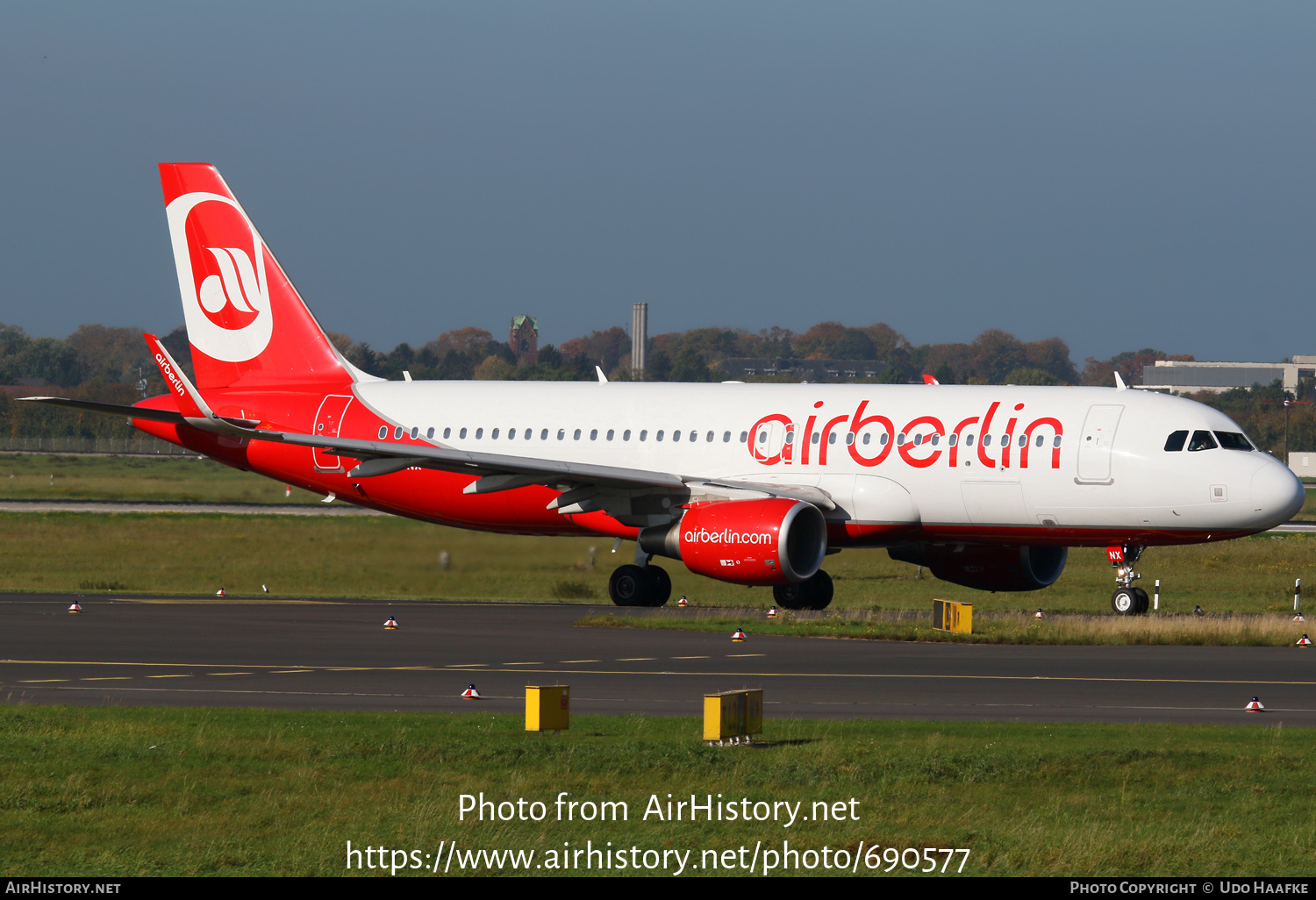 Aircraft Photo of D-ABNX | Airbus A320-214 | Air Berlin | AirHistory.net #690577