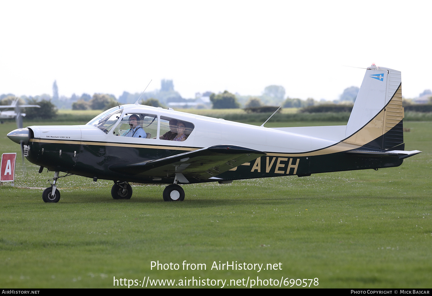 Aircraft Photo of G-AVEH | SIAI-Marchetti S-205-20/R | AirHistory.net #690578