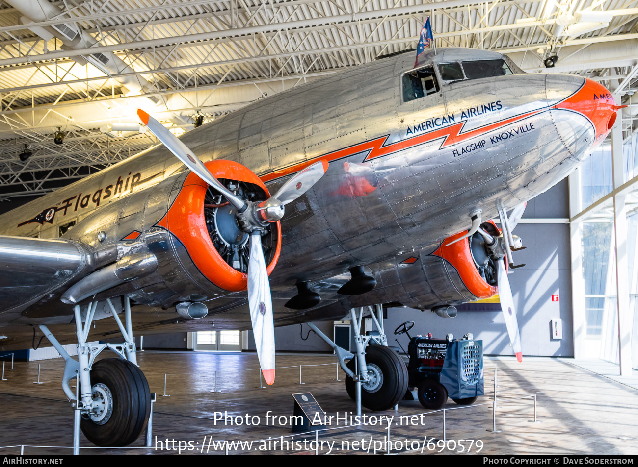 Aircraft Photo of N21798 / NC21798 | Douglas DC-3-227A | American Airlines | AirHistory.net #690579