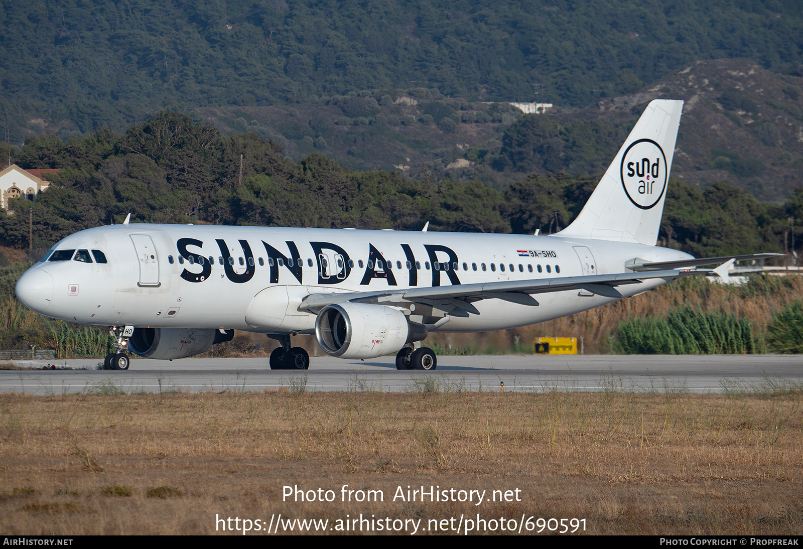 Aircraft Photo of 9A-SHO | Airbus A320-214 | Sundair | AirHistory.net #690591