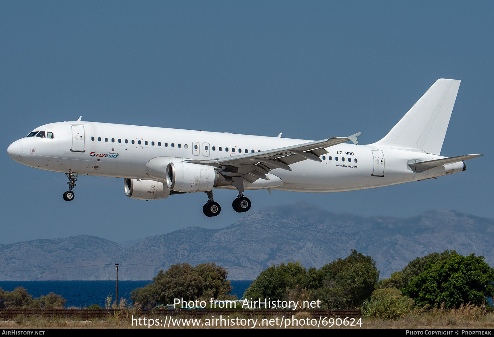 Aircraft Photo of LZ-MDO | Airbus A320-214 | Fly2Sky | AirHistory.net #690624