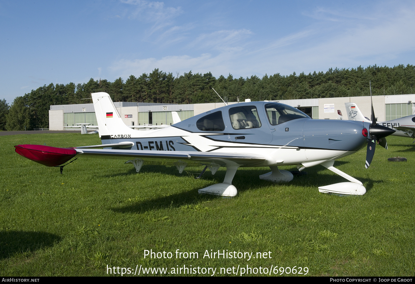 Aircraft Photo of D-EMJS | Cirrus SR-22 G6-GTS Carbon | AirHistory.net #690629
