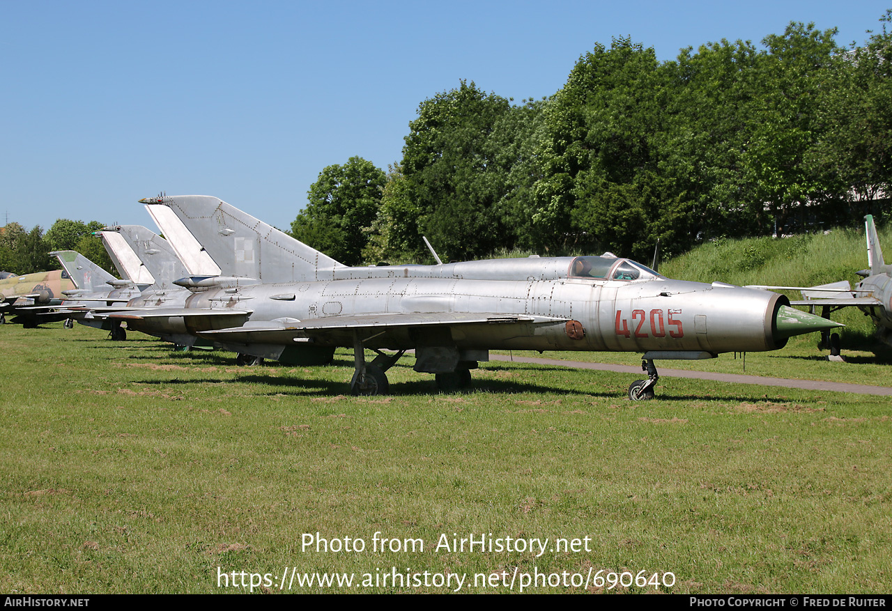 Aircraft Photo of 4205 | Mikoyan-Gurevich MiG-21PFM | Poland - Air Force | AirHistory.net #690640