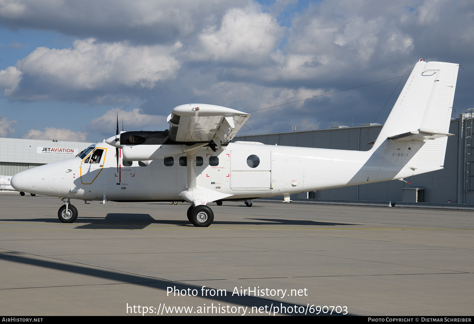 Aircraft Photo of F-RACV | De Havilland Canada DHC-6-300 Twin Otter | France - Air Force | AirHistory.net #690703
