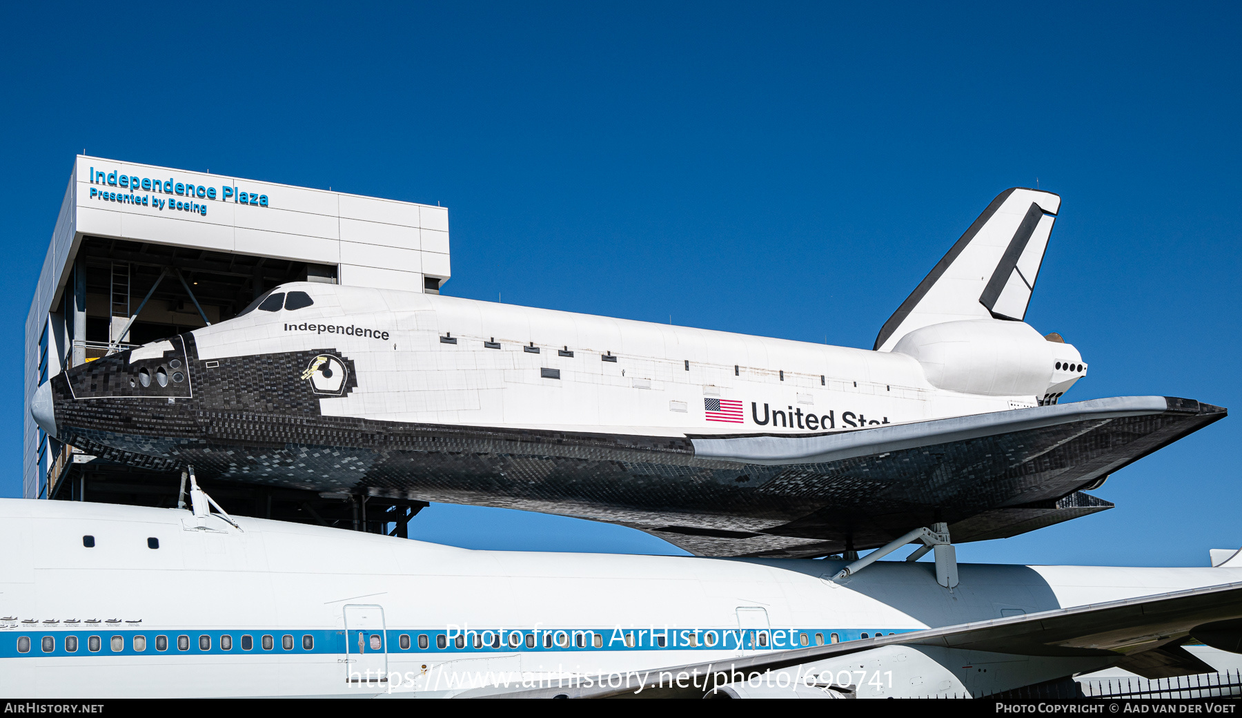 Aircraft Photo of No Reg | Rockwell Space Shuttle (replica) | NASA - National Aeronautics and Space Administration | AirHistory.net #690741