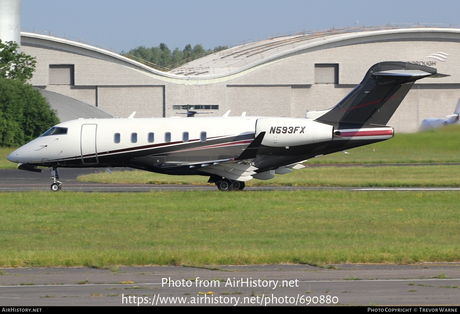 Aircraft Photo of N593FX | Bombardier Challenger 350 (BD-100-1A10) | AirHistory.net #690880