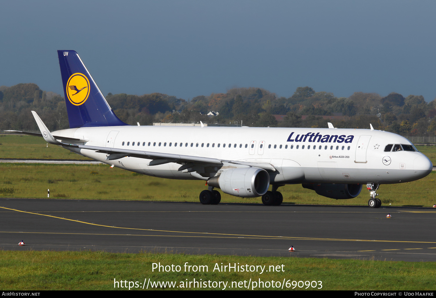 Aircraft Photo of D-AIUV | Airbus A320-214 | Lufthansa | AirHistory.net #690903